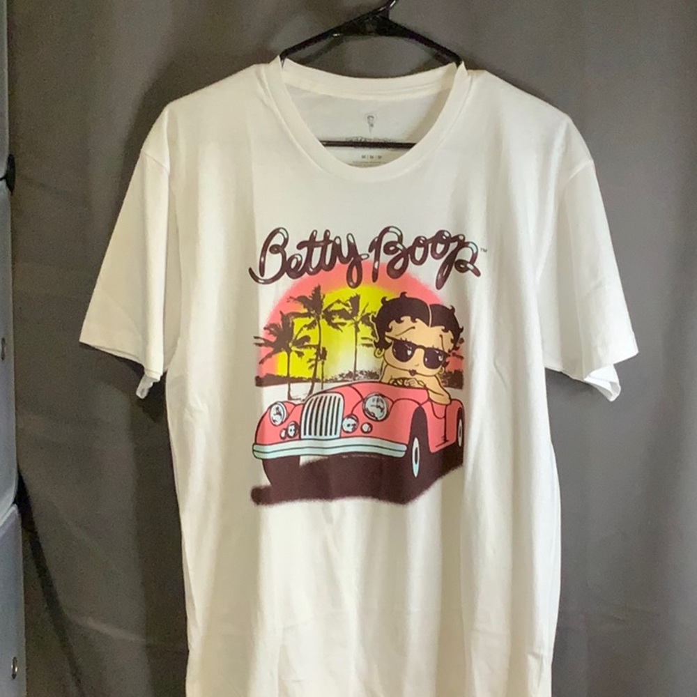 Betty Boop white graphic t-shirt size M NWOT